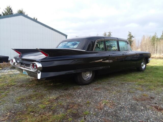 Cadillac Fleetwood 1961 image number 2