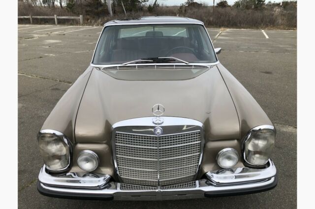 Mercedes-Benz 300-Series 1971 image number 14