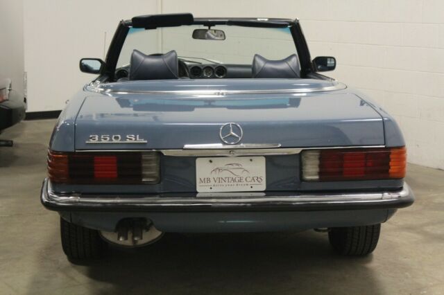 Mercedes-Benz SL-Class 1972 image number 29