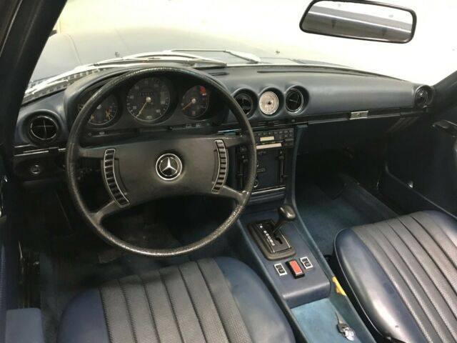 Mercedes-Benz SL-Class 1972 image number 32