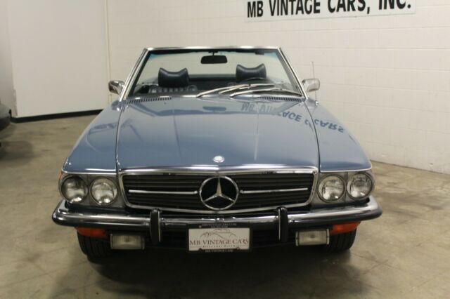 Mercedes-Benz SL-Class 1972 image number 4