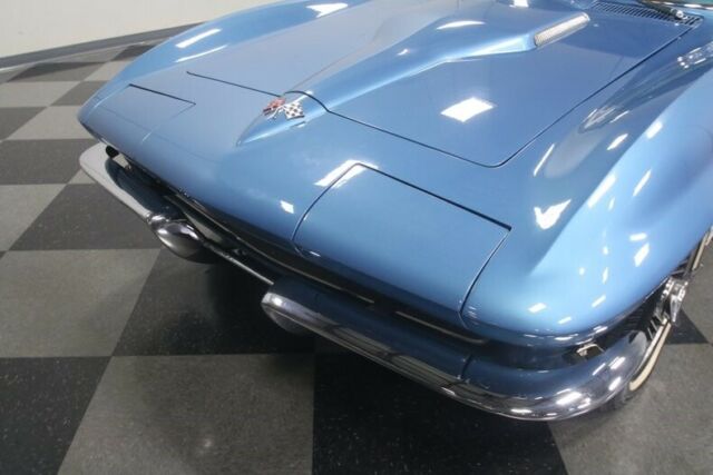 Chevrolet Corvette 1965 image number 33