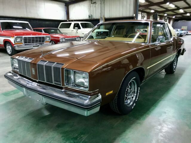 Oldsmobile Cutlass 1978 image number 0