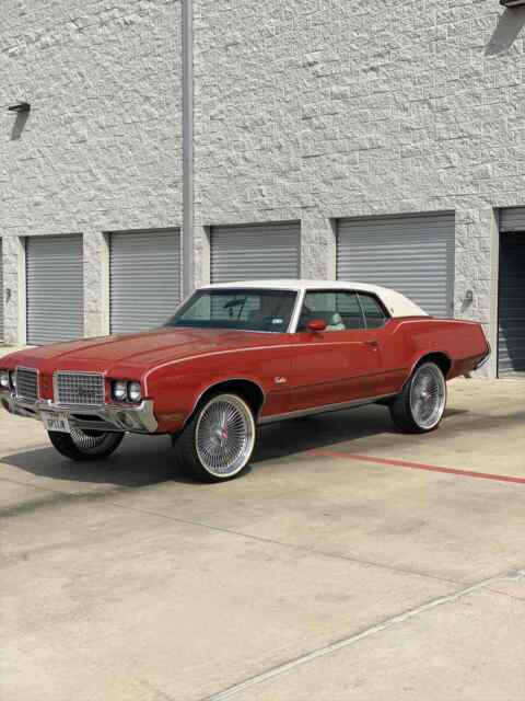 Oldsmobile Cutlass Supreme Classic 1972 image number 0