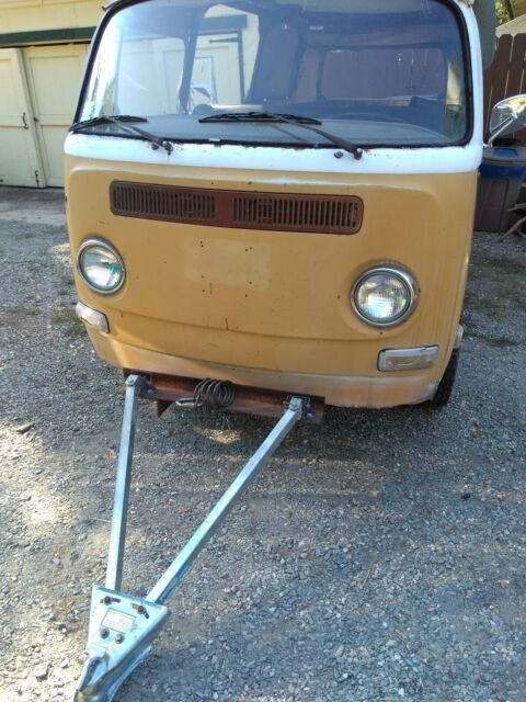 Volkswagen Bus/Vanagon 1971 image number 2