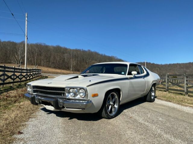 Plymouth Road Runner 1974 image number 14