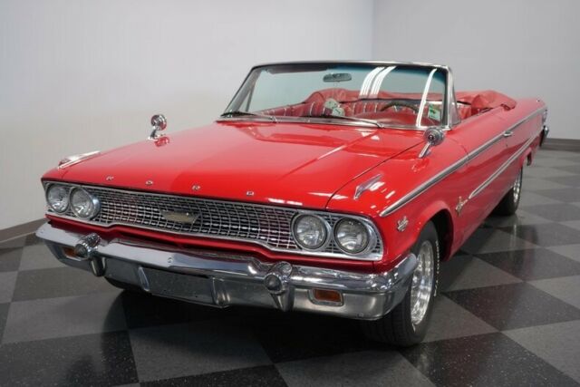 Ford Galaxie 1963 image number 20