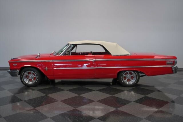 Ford Galaxie 1963 image number 23