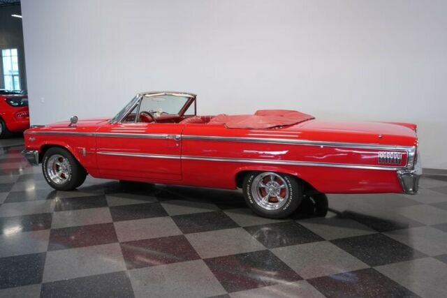 Ford Galaxie 1963 image number 32