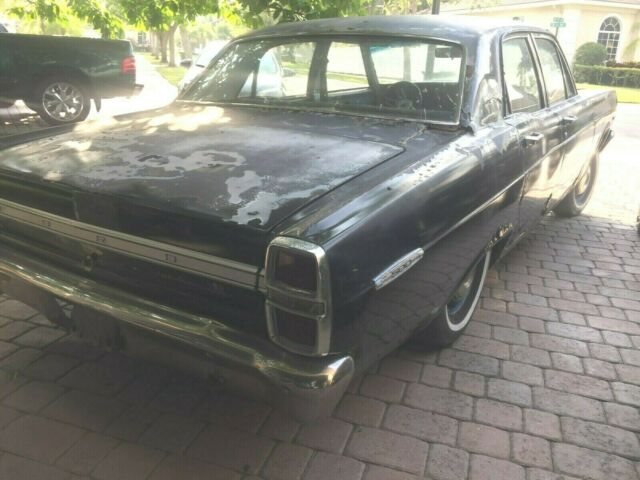 Ford Fairlane 1967 image number 2