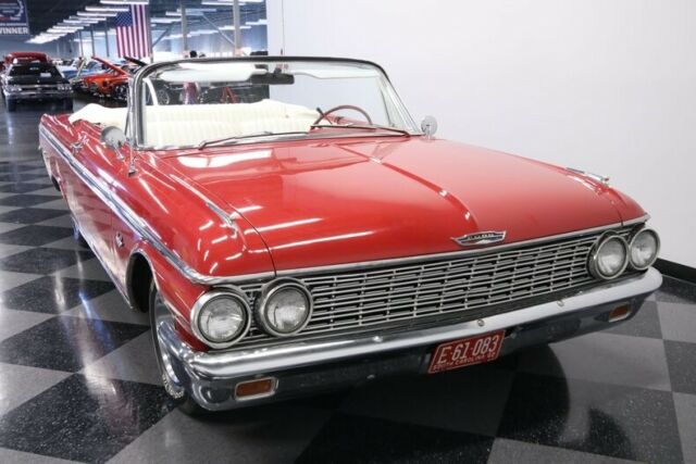 Ford Galaxie 1962 image number 18