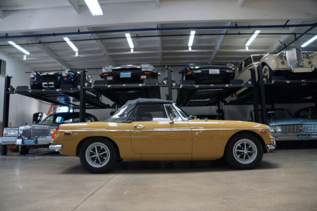 MG MGB Mark III Roadster 1972 image number 27