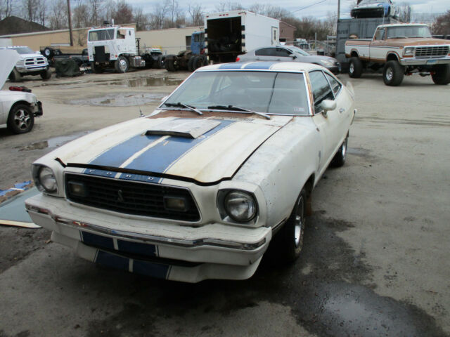 Ford Mustang 1976 image number 1