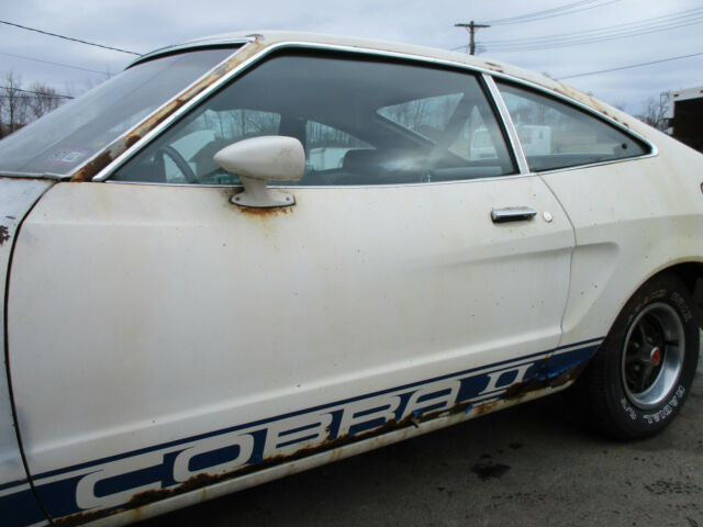 Ford Mustang 1976 image number 10