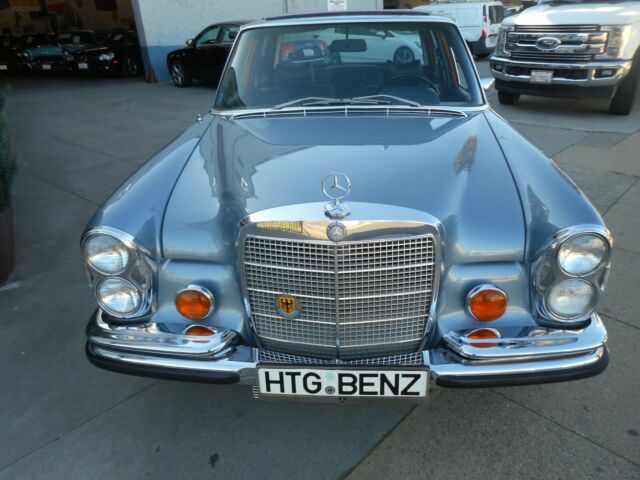 Mercedes-Benz 300-Series 1971 image number 1