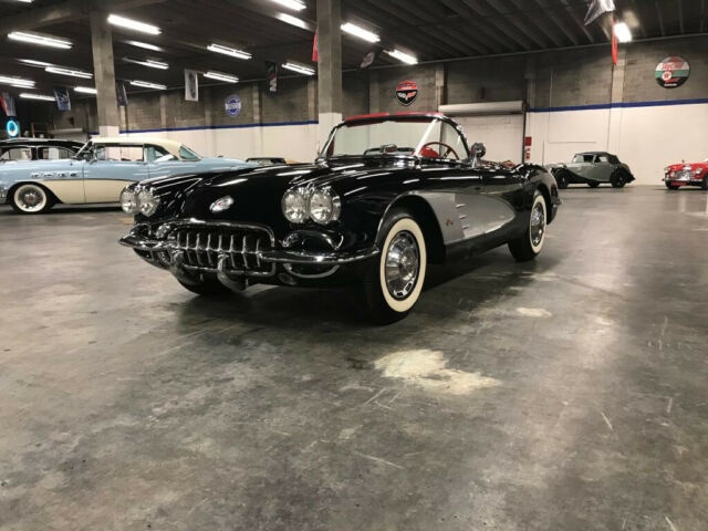 Chevrolet Corvette 1960 image number 2