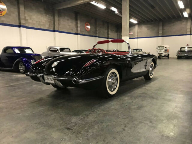 Chevrolet Corvette 1960 image number 30