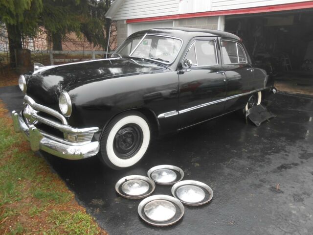 Ford Deluxe 1950 image number 1