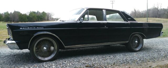 Ford Galaxie 1965 image number 0