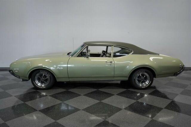 Oldsmobile Cutlass 1969 image number 7