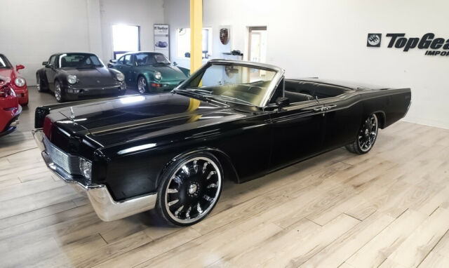 Lincoln Continental 1967 image number 2