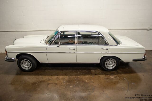 Mercedes-Benz 300-Series 1968 image number 15