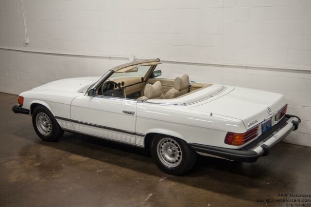 Mercedes-Benz SL-Class 1975 image number 5