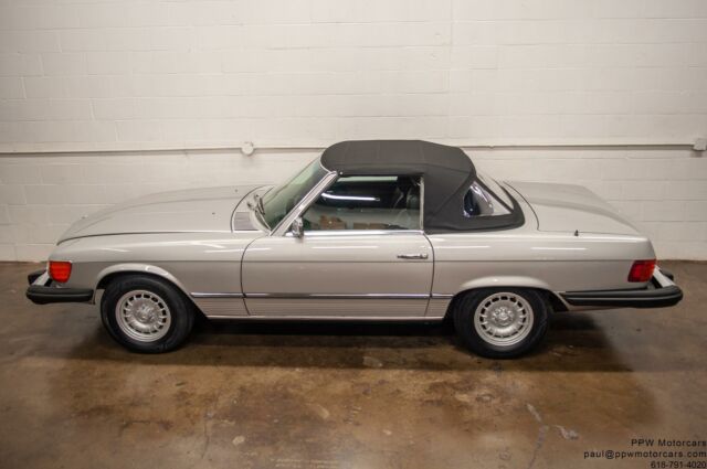 Mercedes-Benz SL-Class 1974 image number 21