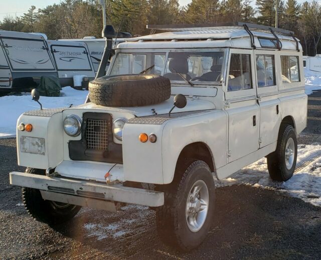 Land Rover Defender 1967 image number 0