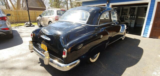 Chevrolet Deluxe 1951 image number 1