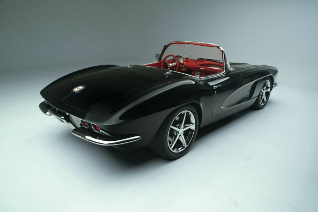 Chevrolet Corvette 1961 image number 2