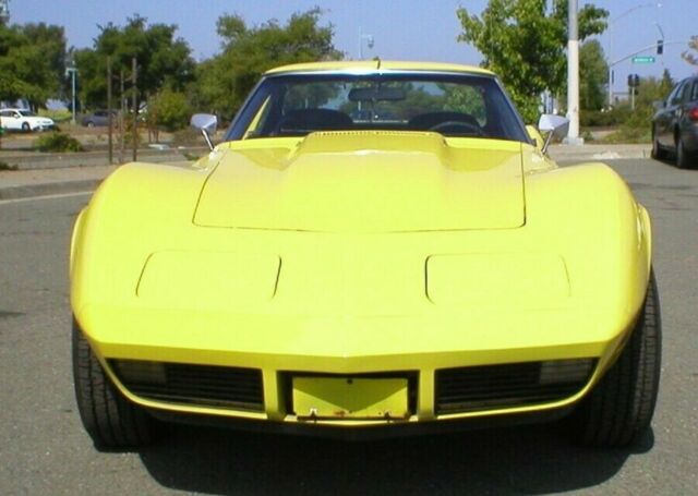 Chevrolet Corvette 1974 image number 2