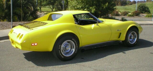 Chevrolet Corvette 1974 image number 22