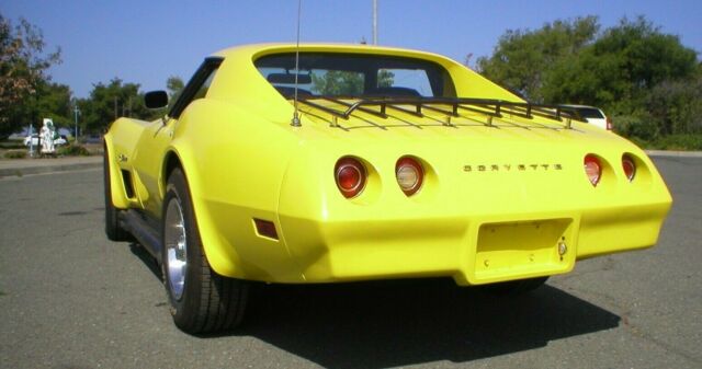 Chevrolet Corvette 1974 image number 24