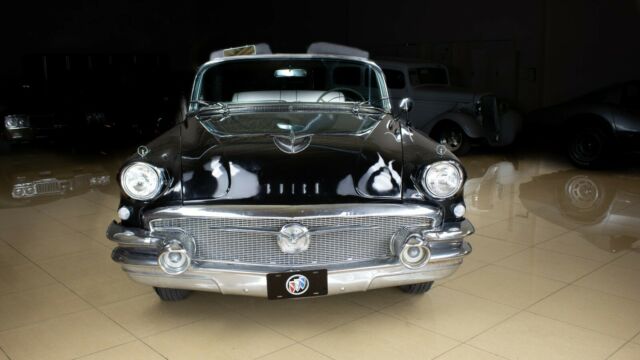 Buick Roadmaster 1956 image number 1