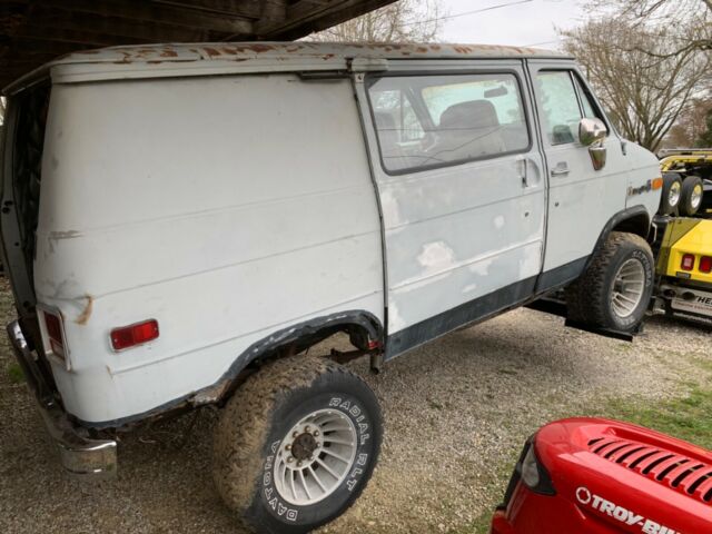 Chevrolet G20 Van 1979 image number 1