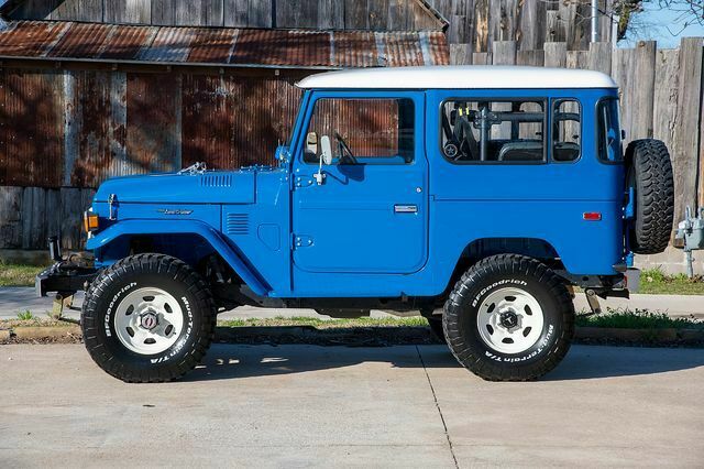 Toyota FJ Cruiser 1979 image number 2