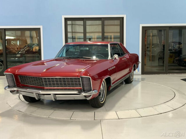 Buick Riviera 1963 image number 0