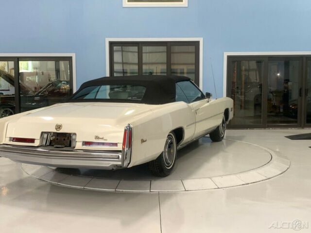 Cadillac Fleetwood 1976 image number 4