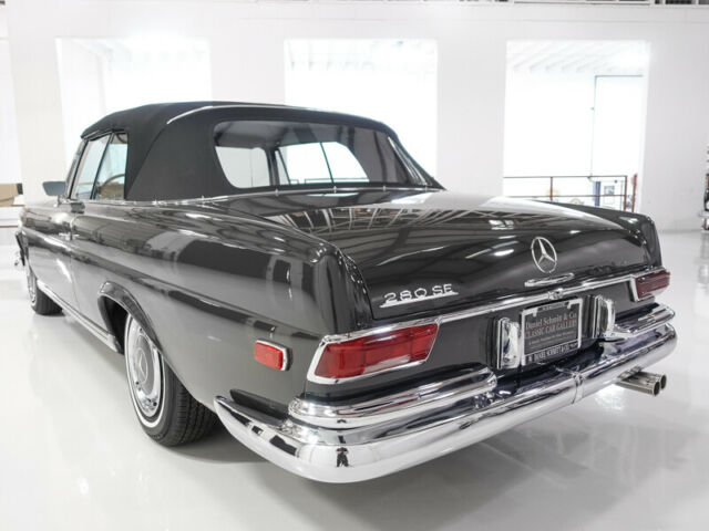 Mercedes-Benz 200-Series 1968 image number 34