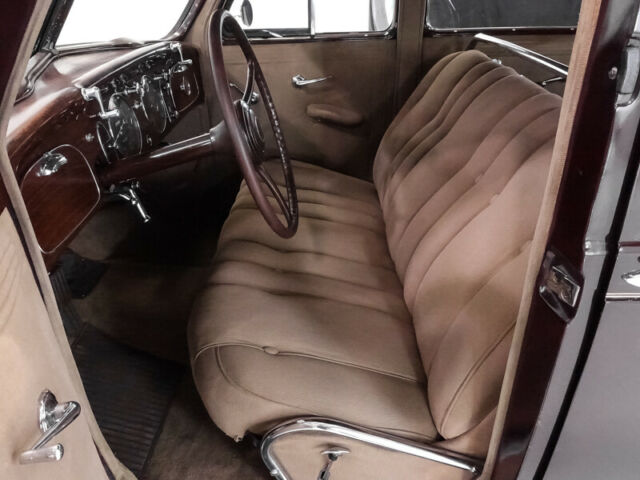 Chrysler Imperial 1935 image number 12