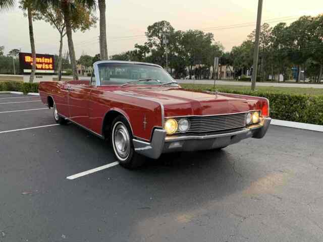 Lincoln Continental 1966 image number 2