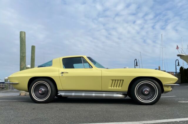 Chevrolet Corvette 1967 image number 17