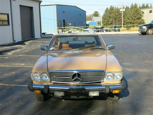 Mercedes-Benz SL-Class 1977 image number 15