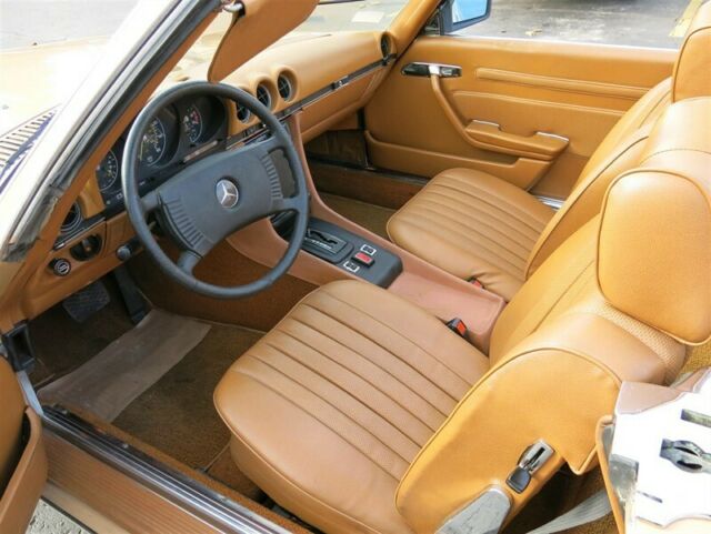 Mercedes-Benz SL-Class 1977 image number 40