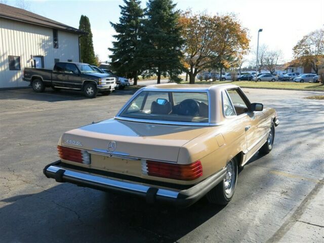 Mercedes-Benz SL-Class 1977 image number 8