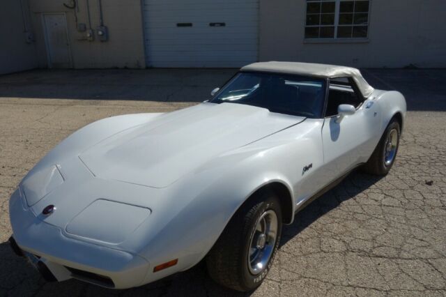 Chevrolet Corvette 1975 image number 35