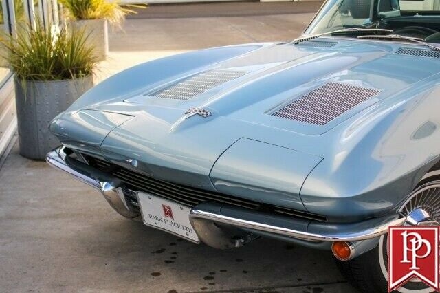 Chevrolet Corvette 1963 image number 1