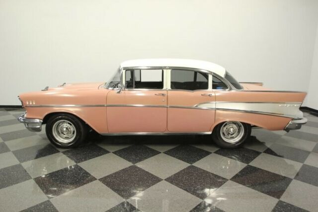 Chevrolet Bel Air/150/210 1957 image number 2