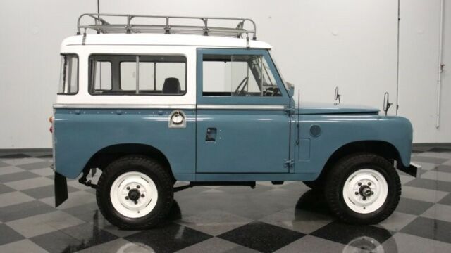 Land Rover Series IIA 1972 image number 15